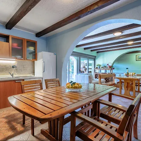 Holiday home Irma-3 By Interhome Liznjan
