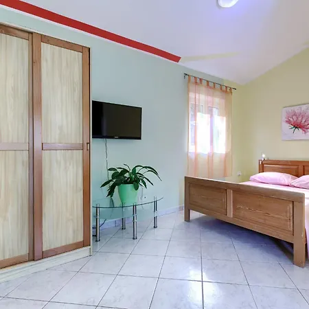 Irma-3 By Interhome
